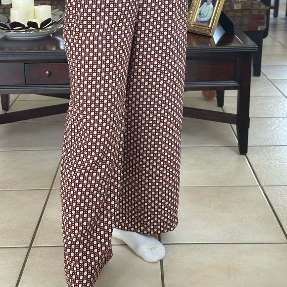 - elevated pants; pattern - Picture 2 of 3